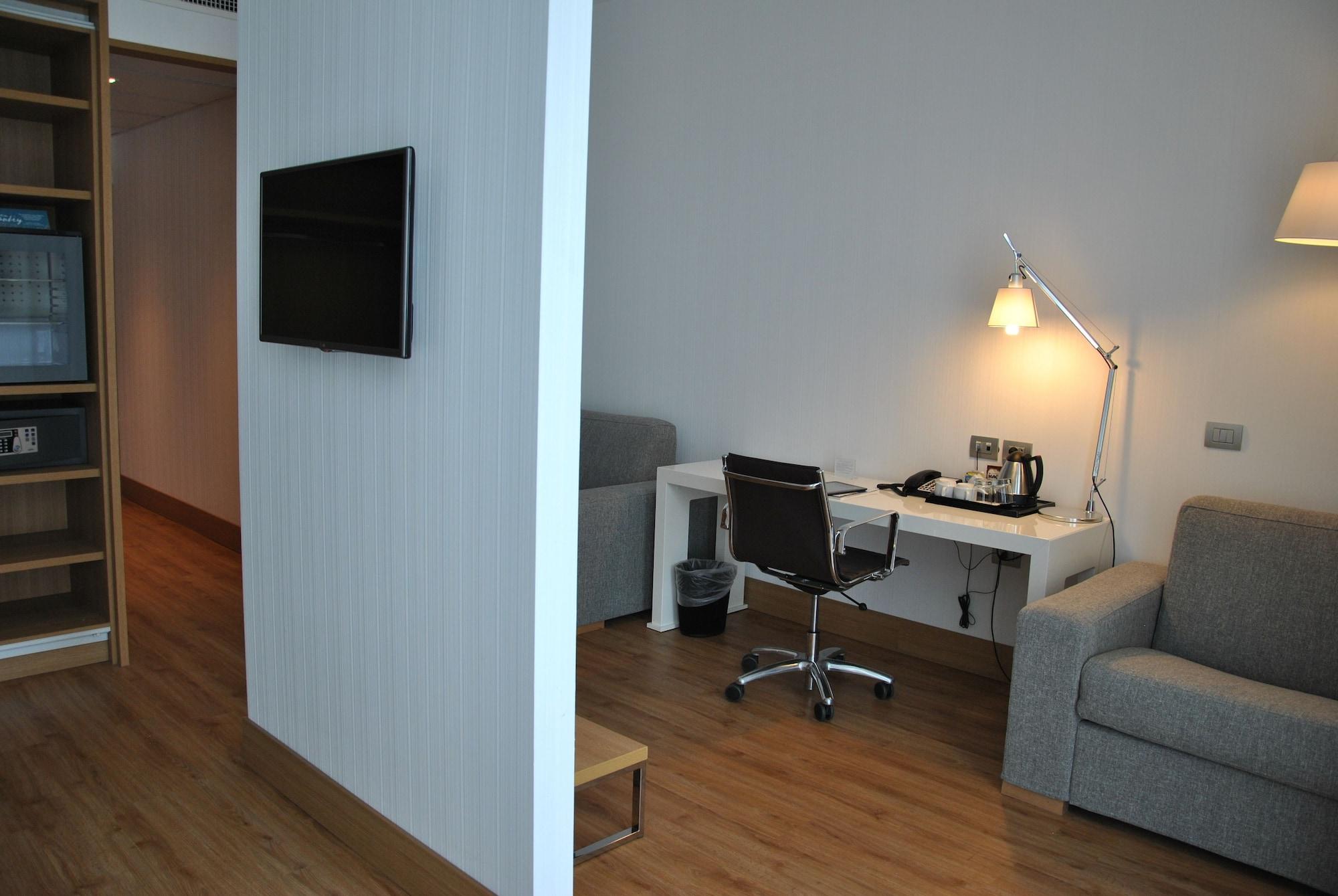 Hilton Garden Inn Milan North Екстериор снимка
