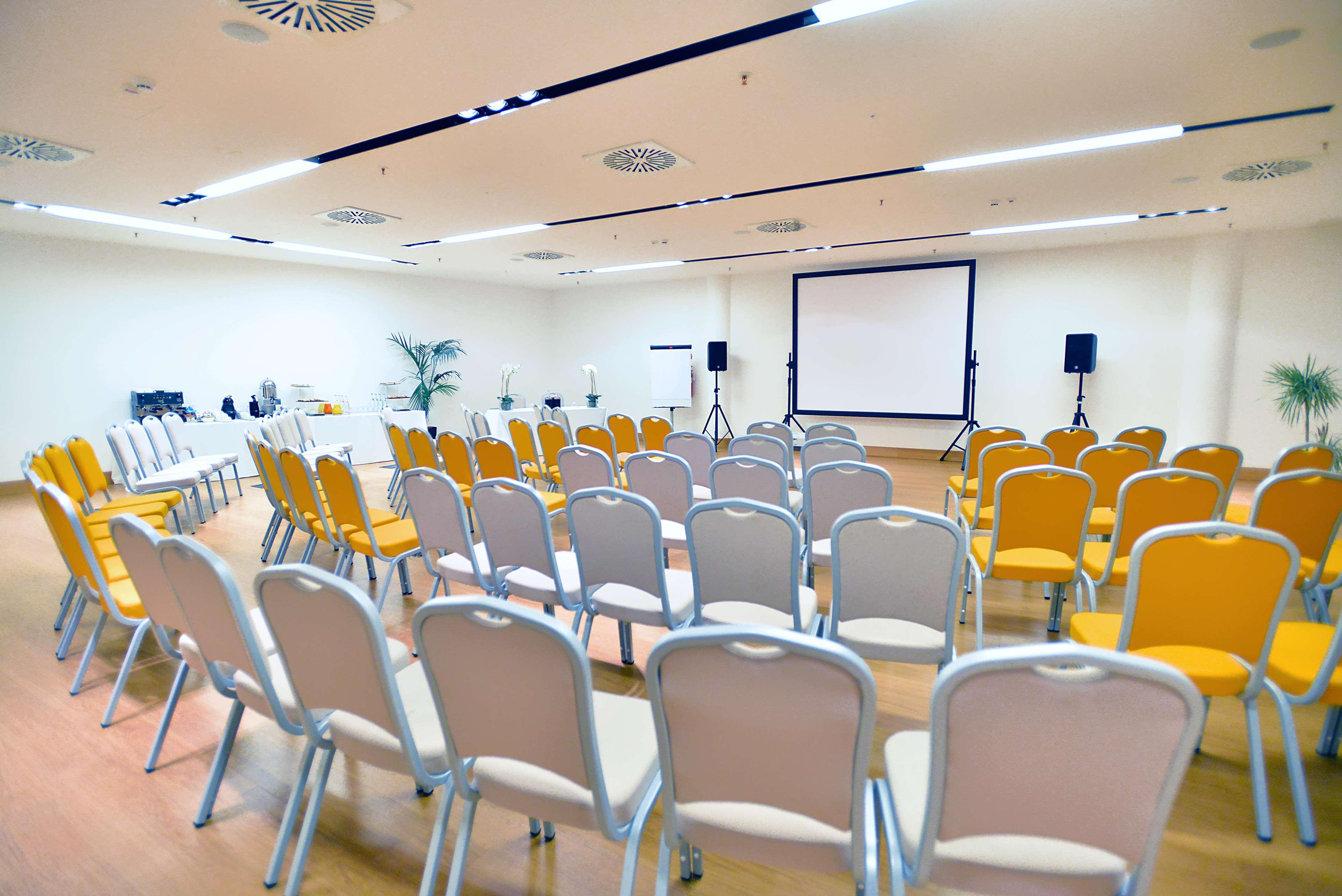 Hilton Garden Inn Milan North Екстериор снимка