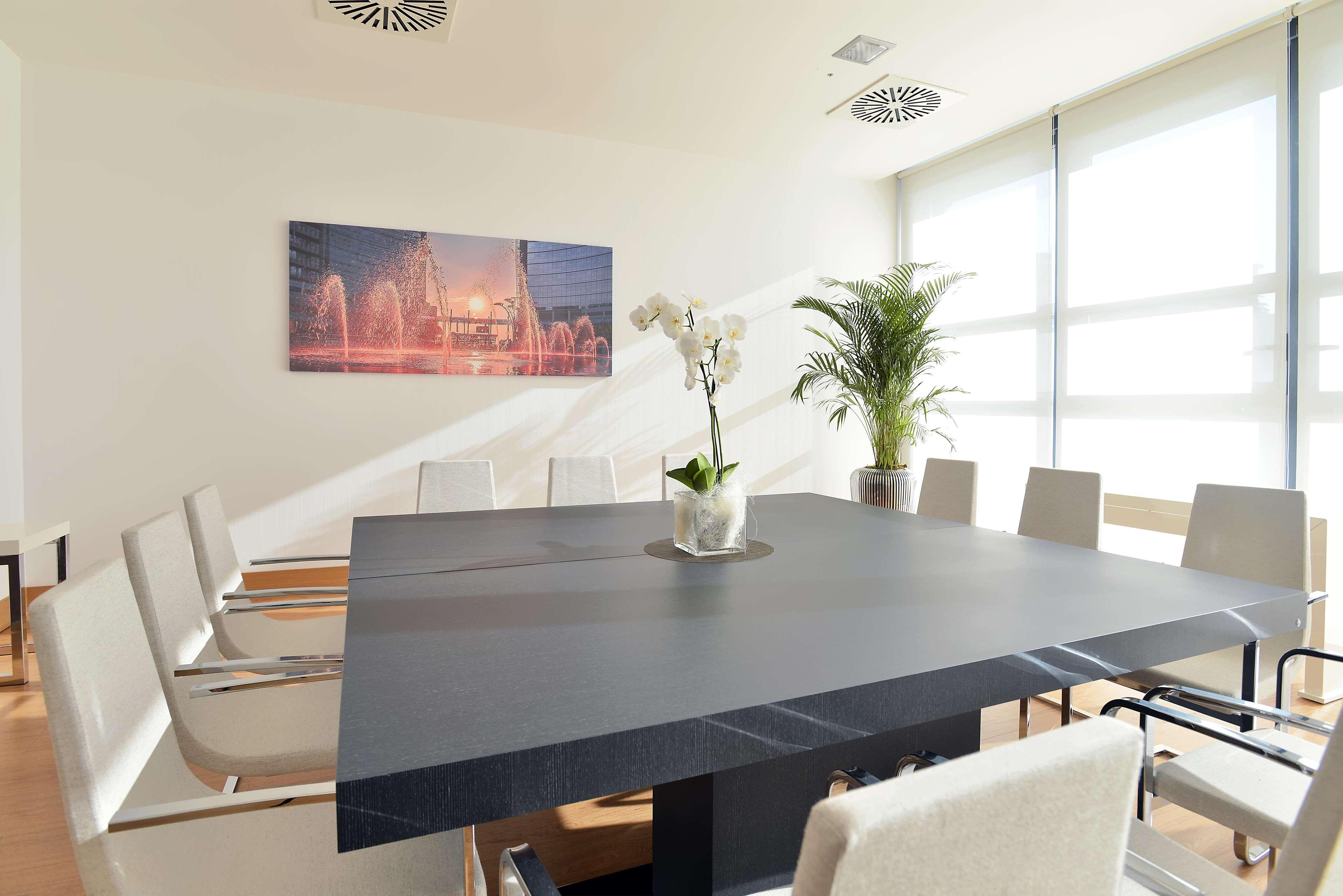 Hilton Garden Inn Milan North Екстериор снимка