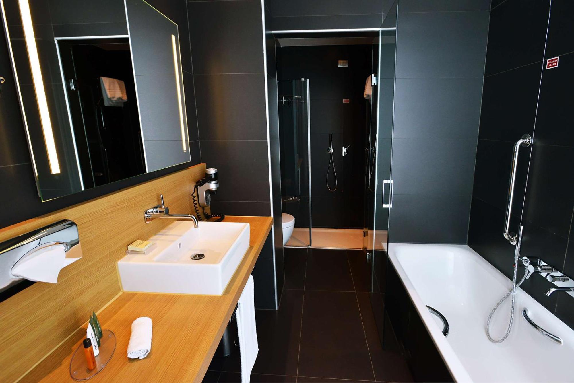 Hilton Garden Inn Milan North Екстериор снимка