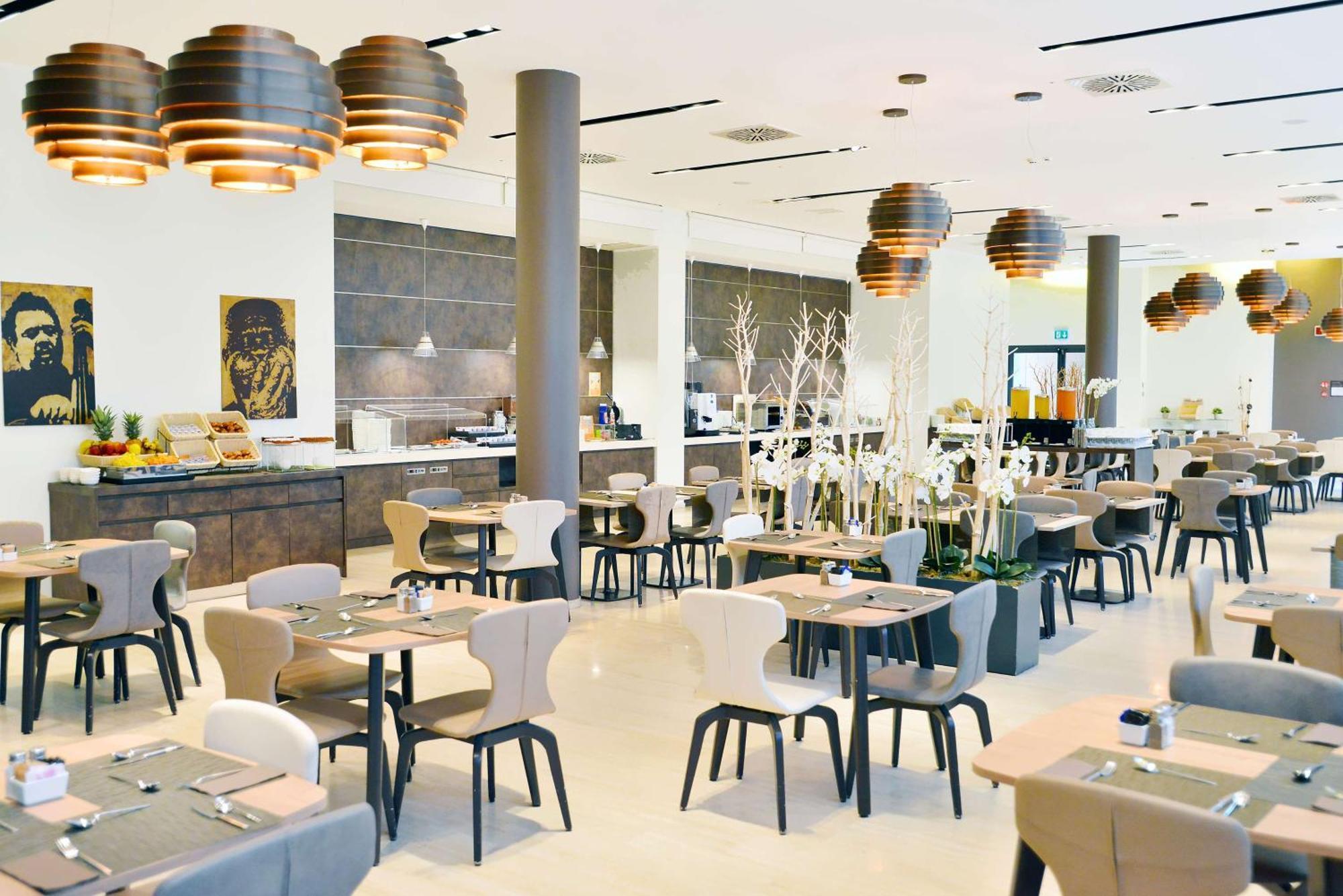 Hilton Garden Inn Milan North Екстериор снимка