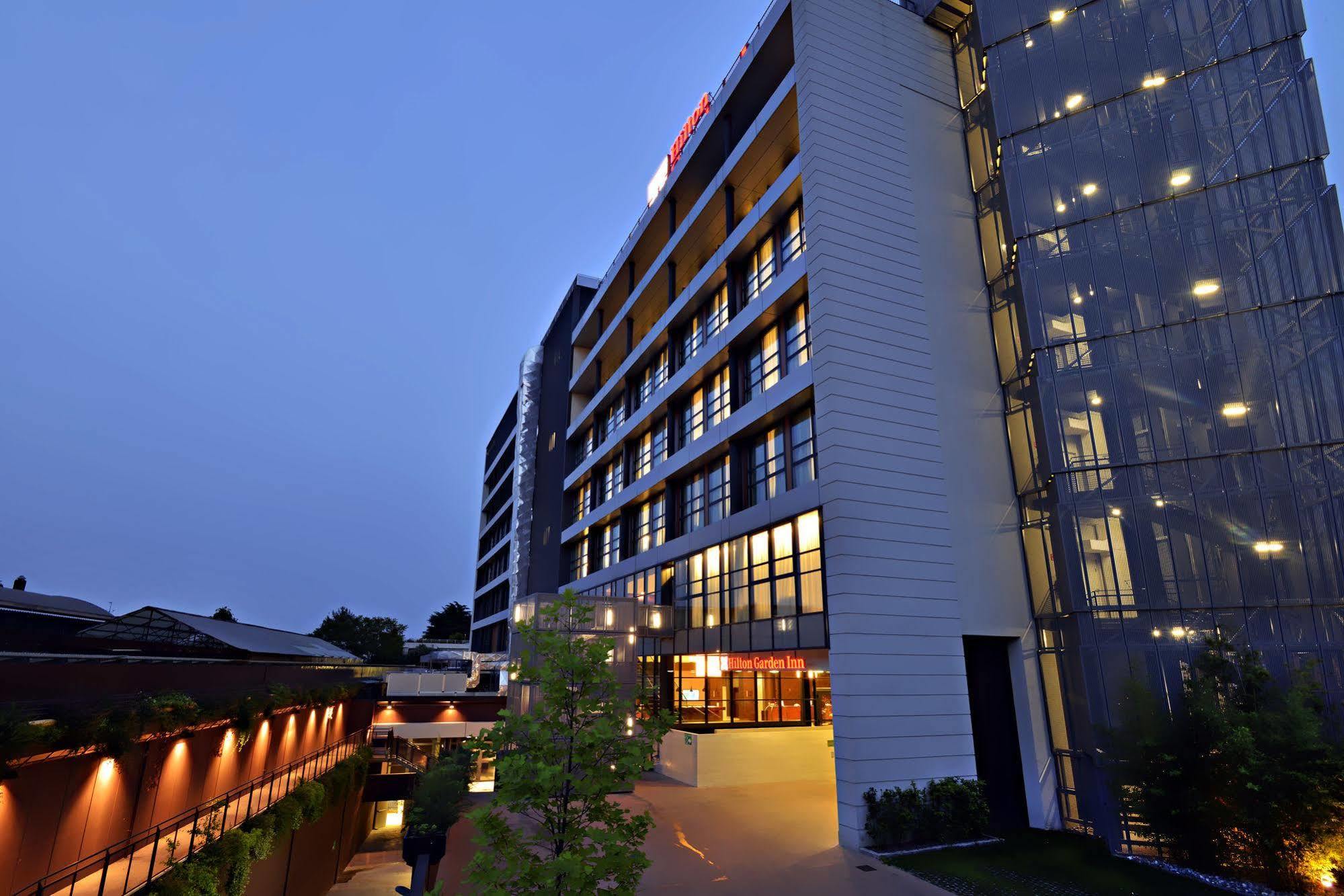 Hilton Garden Inn Milan North Екстериор снимка