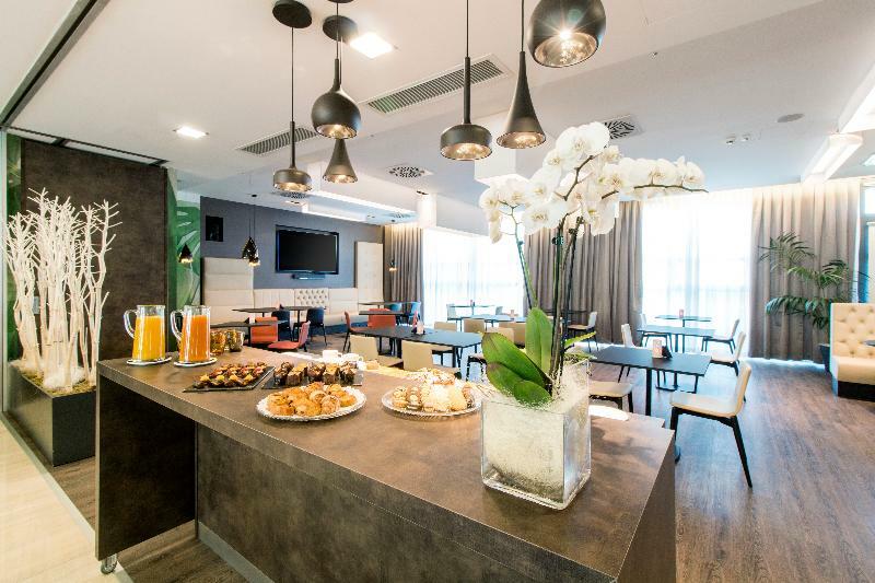 Hilton Garden Inn Milan North Екстериор снимка